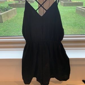 CUTE BLACK CRISS CROSS ROMPER